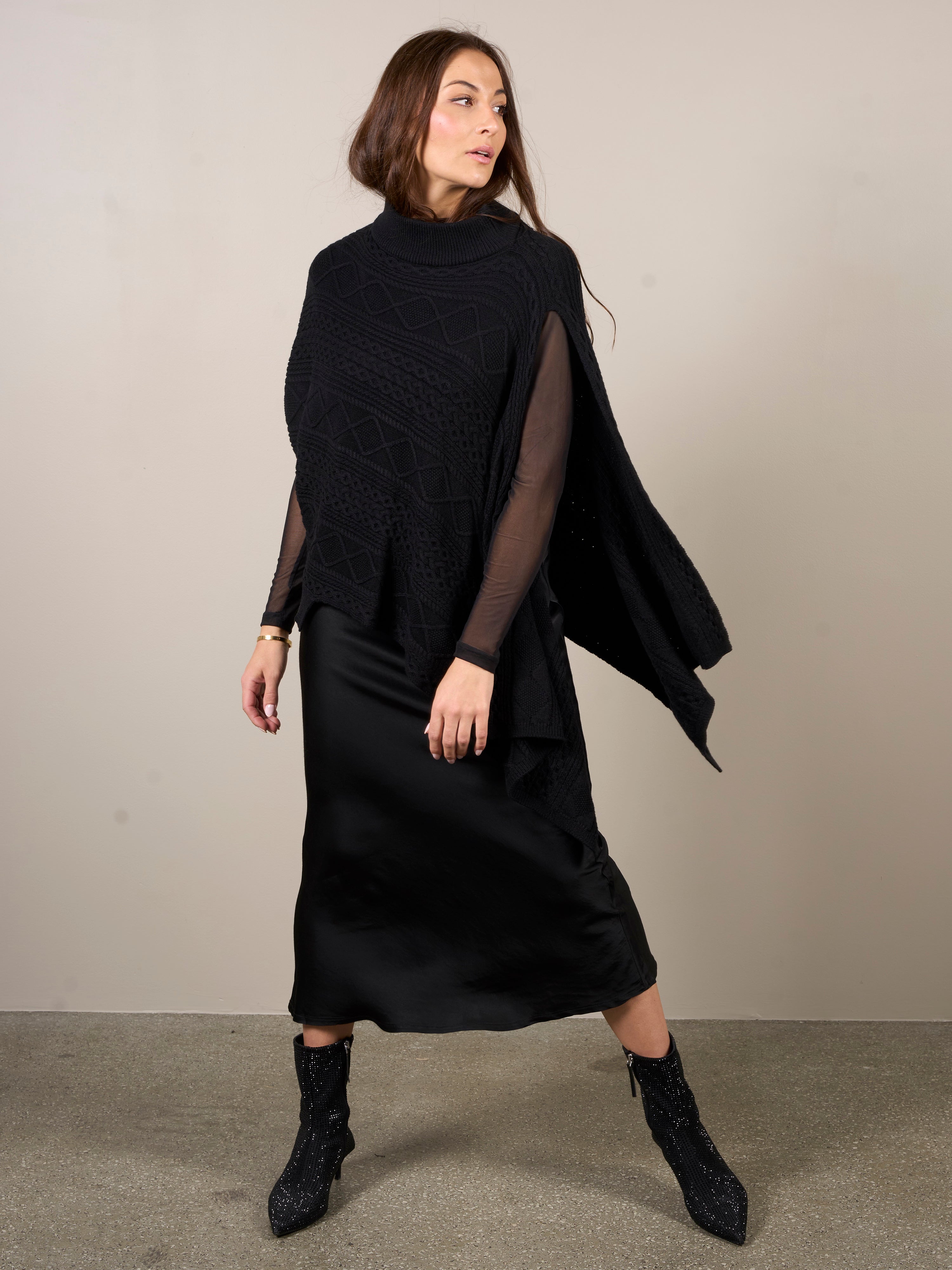 VILNA knit poncho - Black